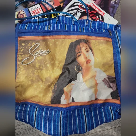 Selena Quintanilla Memorabilia Collection - Picture 2 of 4